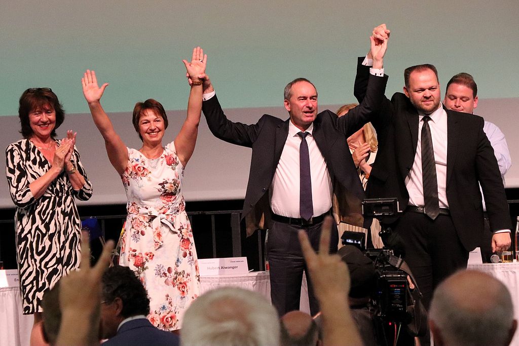 Foto: René Wehnert, Bundesparteitag 2023 in Fulda - Mandatsträger im Europarat mit Hubert Aiwanger