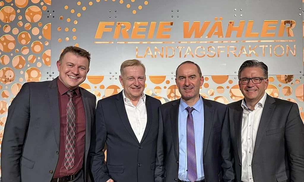 Foto Karsten Fischkal: Gruppenbild mit Steffen Schmidt, Axel Rogner, Hubert Aiwanger, Karsten Fischkal